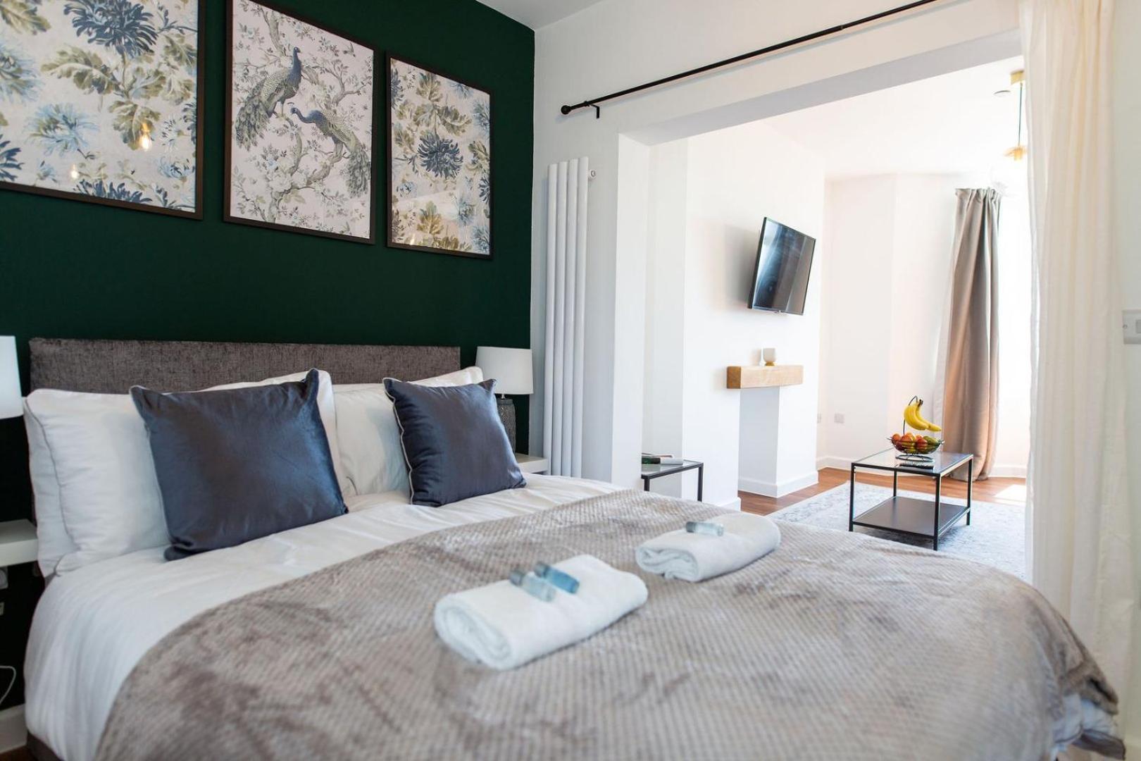Studio Apartment With 65" Smart Tv Newport  Buitenkant foto