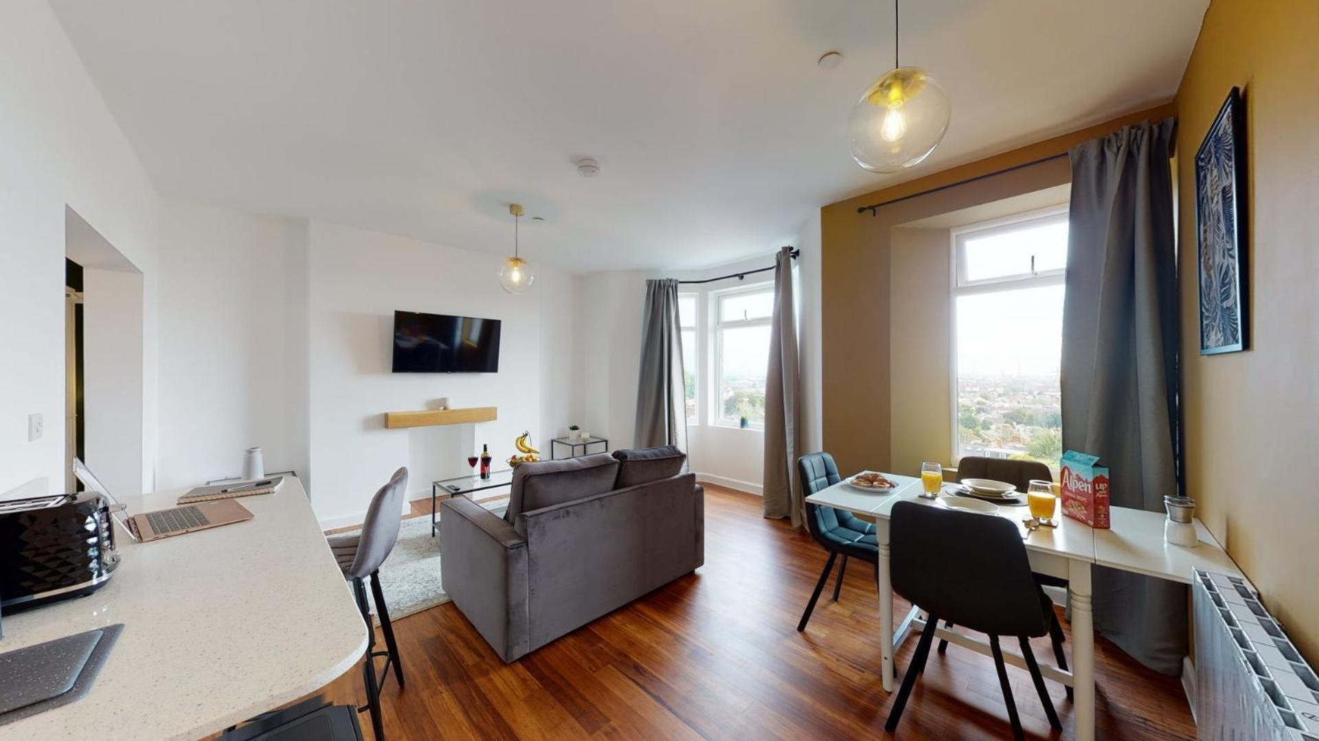 Studio Apartment With 65" Smart Tv Newport  Buitenkant foto