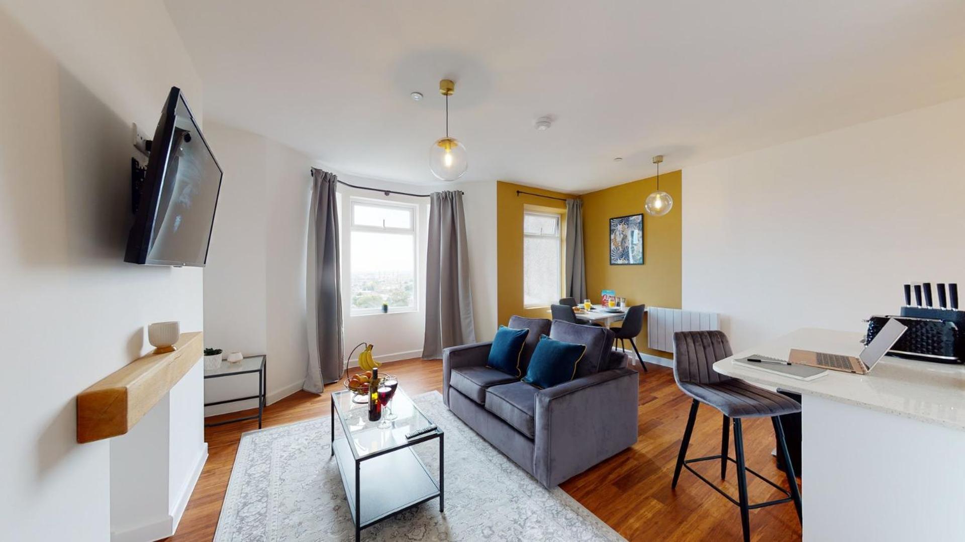 Studio Apartment With 65" Smart Tv Newport  Buitenkant foto
