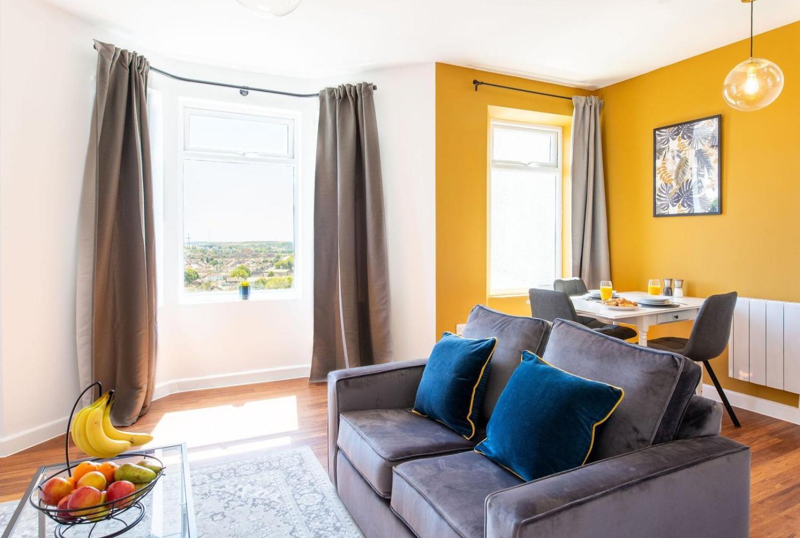 Studio Apartment With 65" Smart Tv Newport  Buitenkant foto